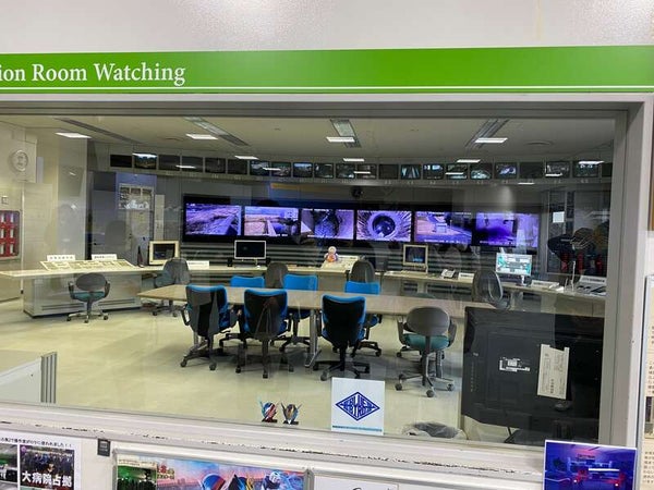 【千葉県内発】 春日部が世界に誇る巨大地下神殿!潜入!首都圏外郭放水路見学~ガイド付地下神殿コース~『草加せんべいの庭』煎餅手焼き体験 日帰り2